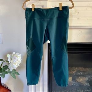Old Navy Mesh Panel Cropped Active Leggings Green